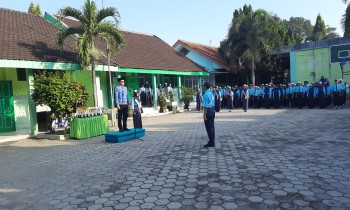SMP Negeri 2 Ngancar Semarakkan Hardiknas Bersama Kepala Desa Bedali