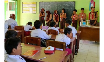 Tim Wirausaha Pramuka SMPN 2 Ngancar Sulap Sampah dan Tanaman Jadi Produk Bernilai Jual di Bazar Lingkungan Hidup