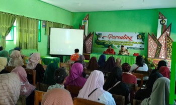 Parenting Sekaligus Penerimaan Rapor Semester Ganjil Tahun Pelajaran 2023/2024, SMPN 2 Ngancar Undang Wali Murid
