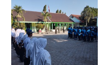 SMPN 2 Ngancar Tanamkan Disiplin dan Nasionalisme Lewat Latihan Baris-Berbaris Bersama Koramil