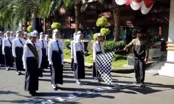 Gerak Jalan Jenjang SMP/MTs se-Kabupaten Kediri SMPN 2 Ngancar Terjunkan 2 Peleton