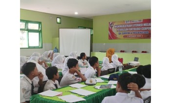 SMPN 2 Ngancar Gelar Workshop Antologi Cerpen, Asah Bakat Menulis Siswa