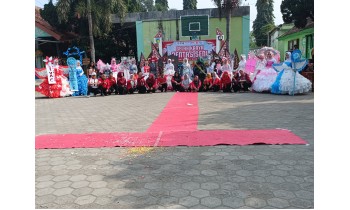 Meriahnya Peringatan HUT ke-80 RI di SMP Negeri 2 Ngancar, Lomba Antar Kelas Penuh Kreativitas dan Semangat Kebangsaan