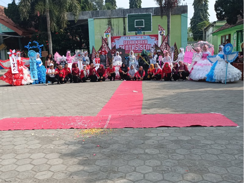 Meriahnya Peringatan HUT ke-80 RI di SMP Negeri 2 Ngancar, Lomba Antar Kelas Penuh Kreativitas dan Semangat Kebangsaan
