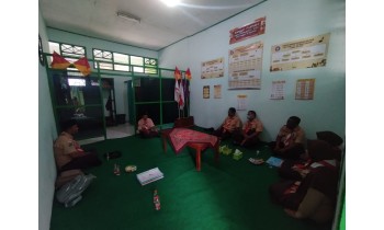 Anjangsana SMP Negeri 2 Papar ke SMP Negeri 2 Ngancar Menilik Kegiatan Kepramukaan Wajib yang Inspiratif